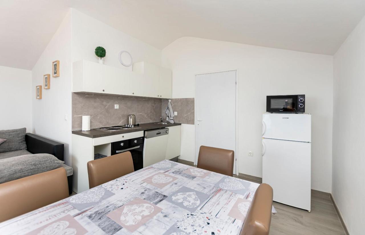 Apartments Stipe Локва-Рогозница Экстерьер фото