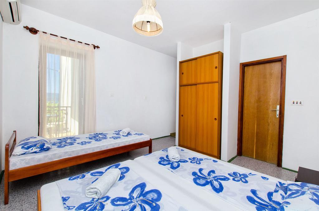 Apartments Stipe Локва-Рогозница Экстерьер фото